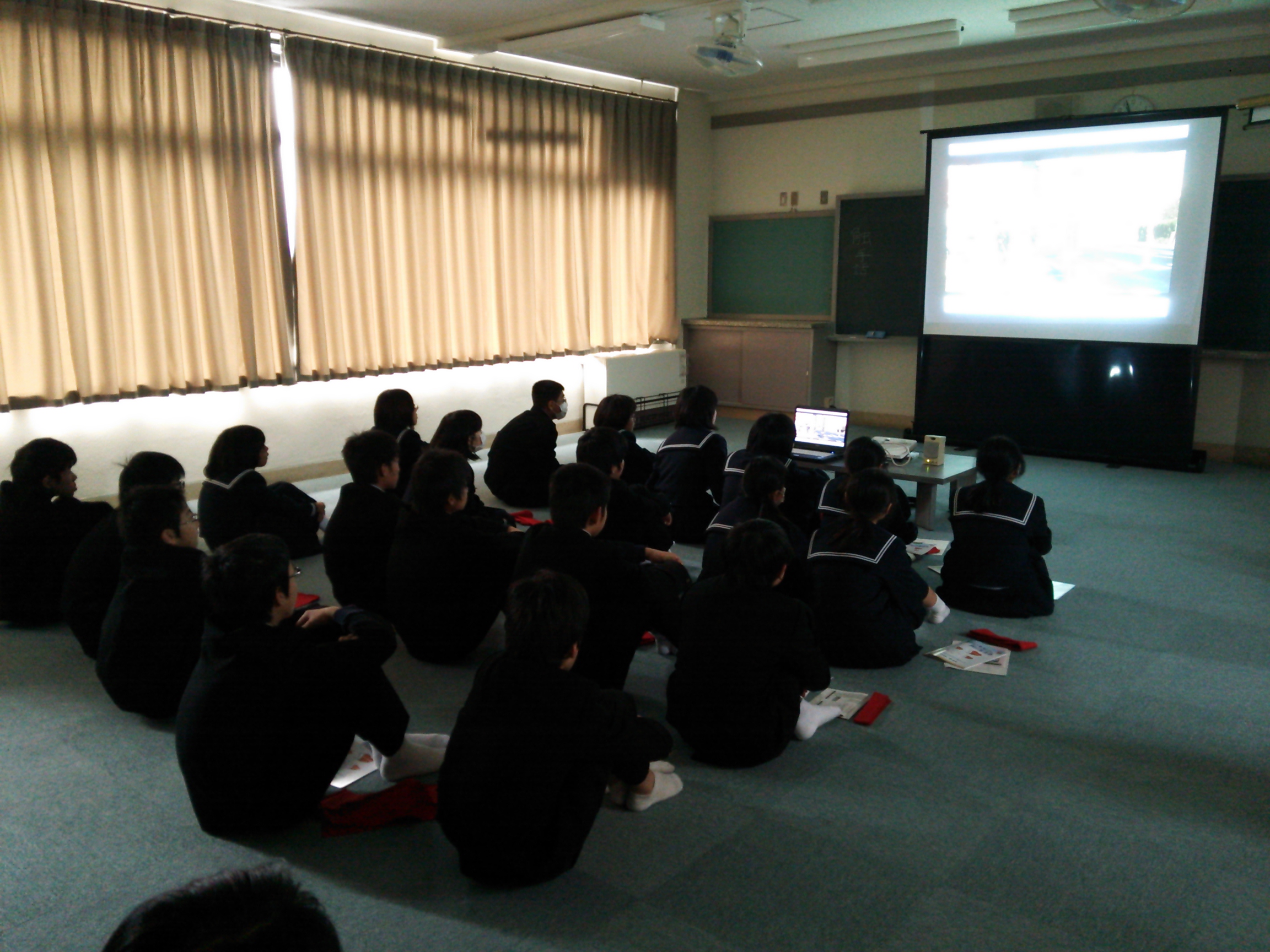 平成25年12月10日　大栄中学校1年生の人権学習に参加しました。の画像その1