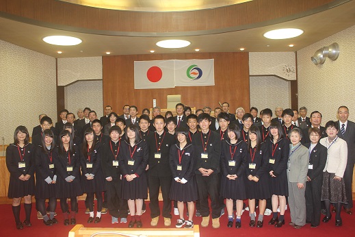 高校生議会が終わって集合写真