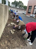 役場花壇整備1