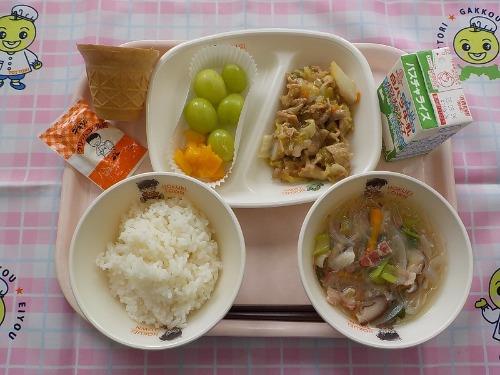 北栄町産シャインマスカットでパフェ作り（ハピネス給食）の画像1