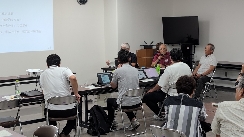 中間発表の様子の画像1