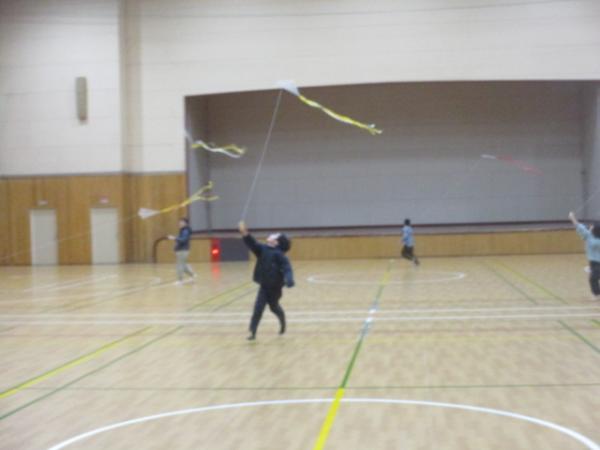 凧を作って飛ばそう4